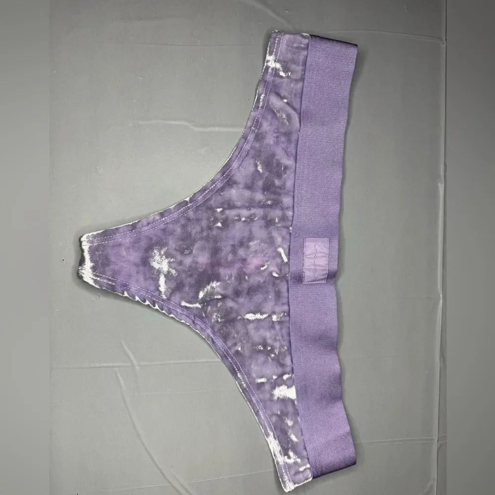 New PINK Victoria’s Secret Lavender Crushed Velvet Thong Size Medium